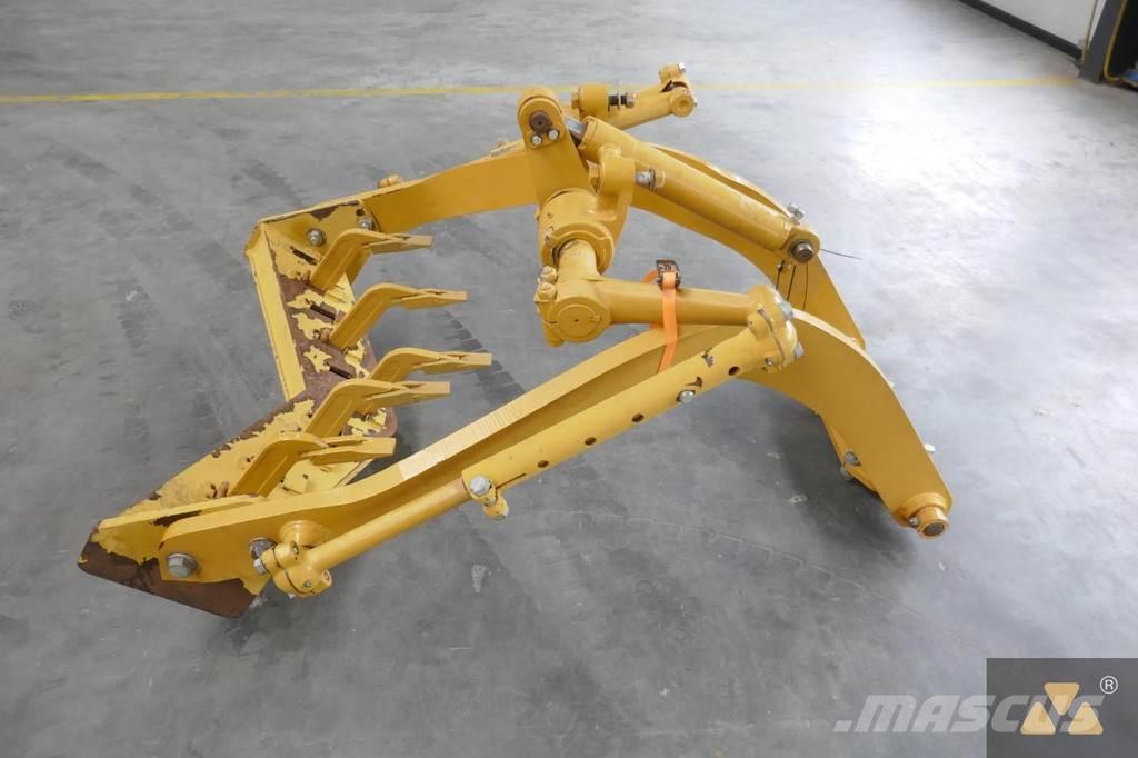 CAT 140M Scarifier Други компоненти