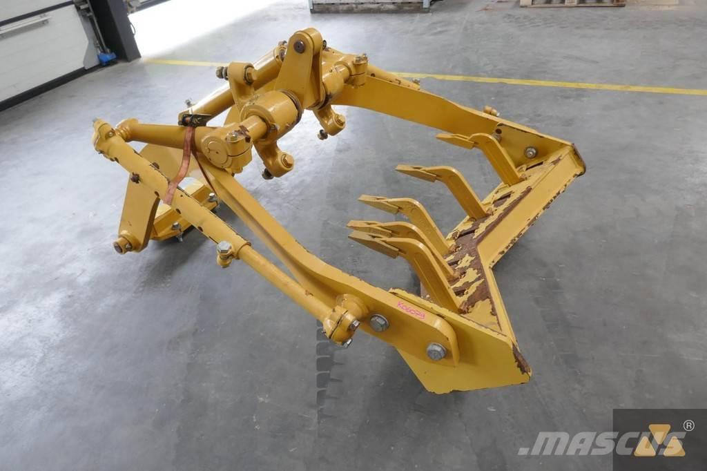 CAT 140M Scarifier Други компоненти