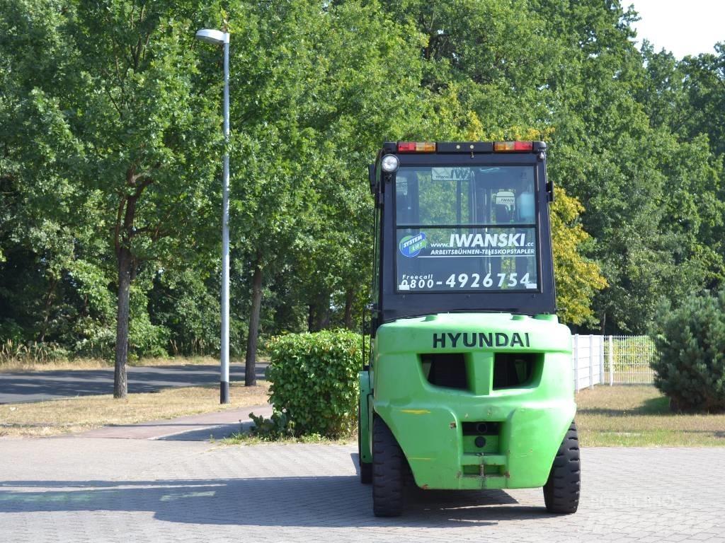 Hyundai 30 D-7 Дизелови камиони