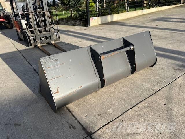 Manitou Bucket Телескопични товарачи