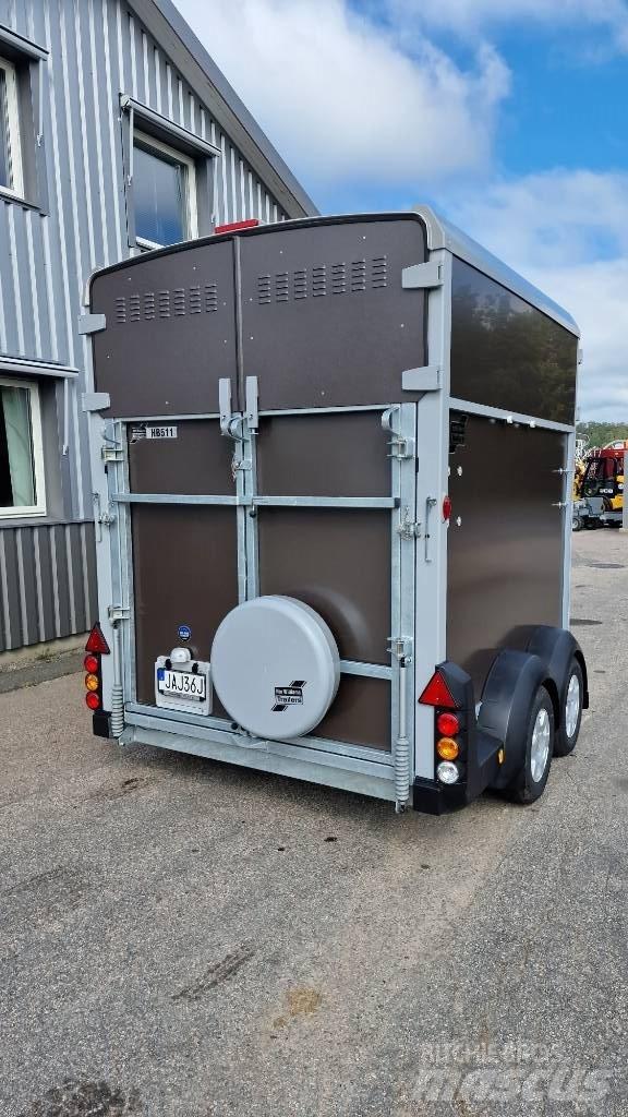 Ifor Williams HB 511 Ремаркета за превоз на животни