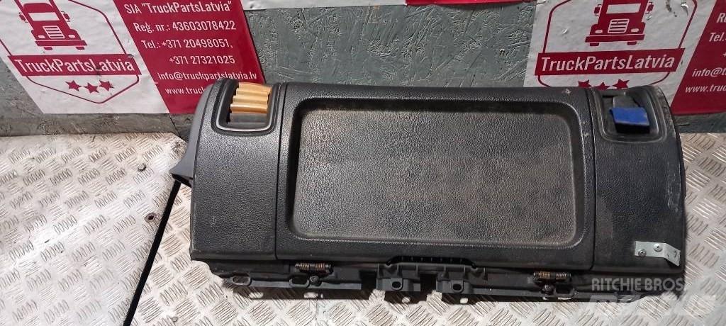 Scania R 440.   2078472 Кабини