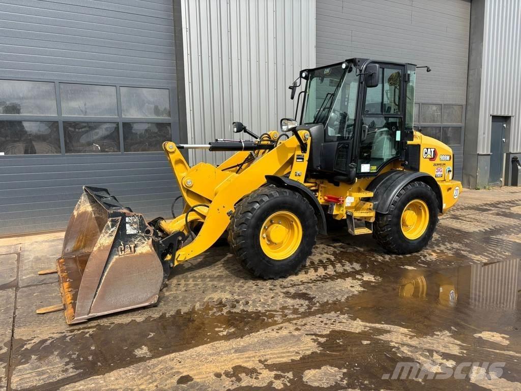 CAT 908M Колесни товарачи