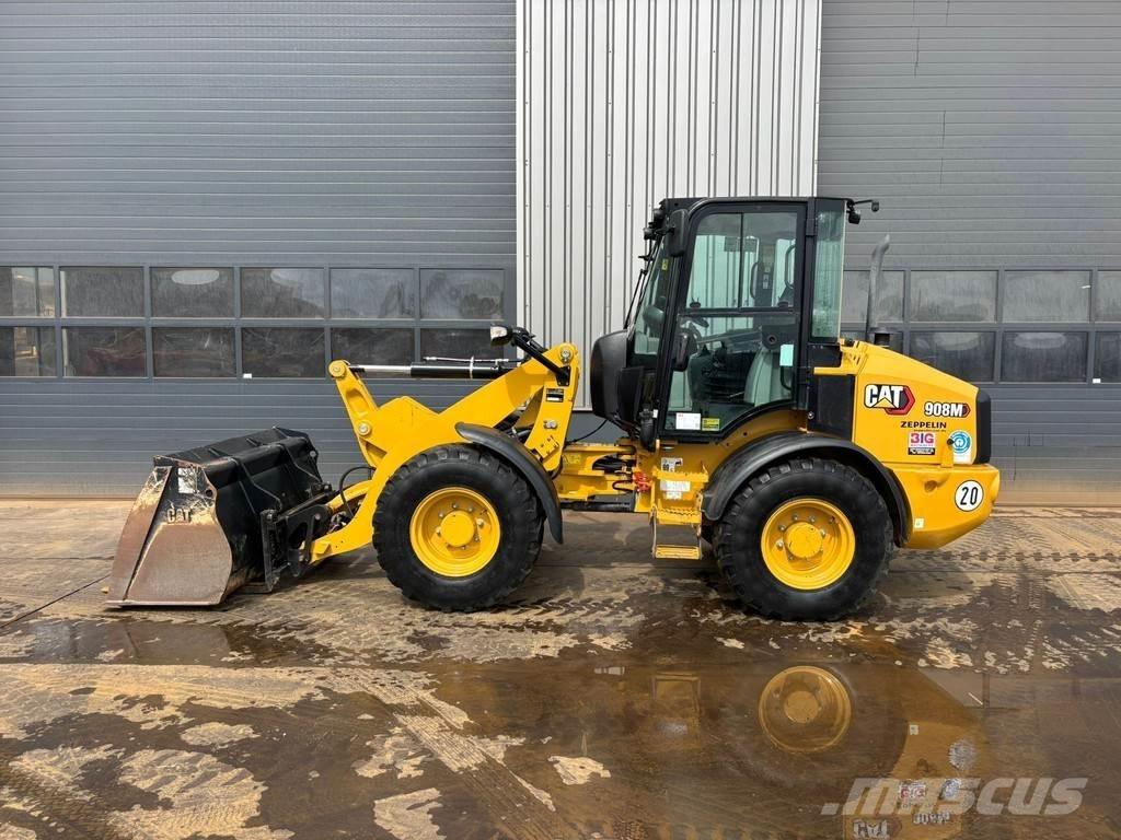 CAT 908M Колесни товарачи
