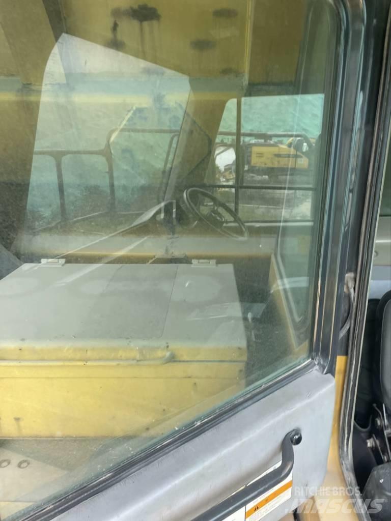 Komatsu HD 605-7 Твърди самосвали
