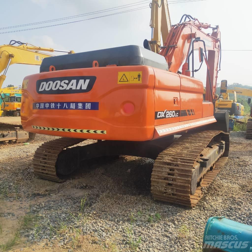 Doosan DX260LC Верижен екскаватор