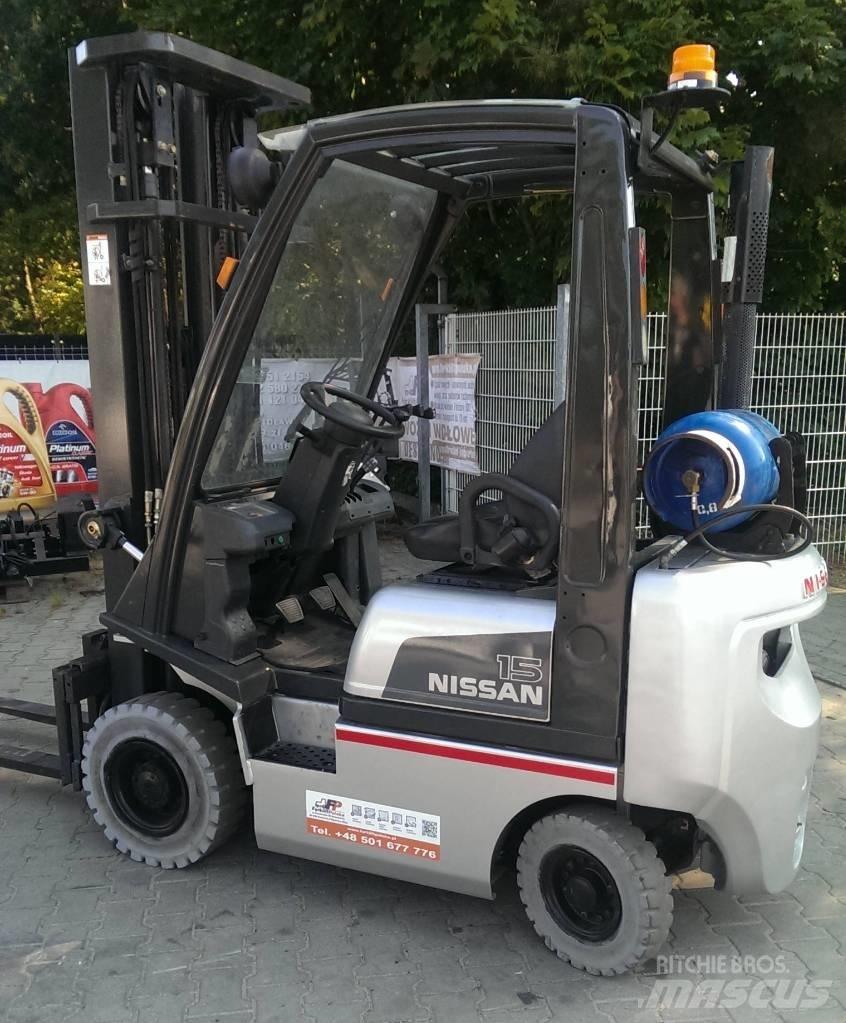 Nissan PD1A15Q Камиони с АГУ
