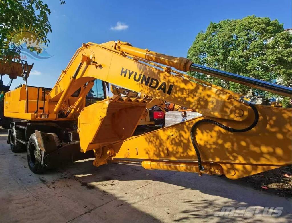 Hyundai r210w-7 Колесни екскаватори