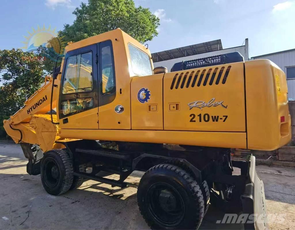 Hyundai r210w-7 Колесни екскаватори