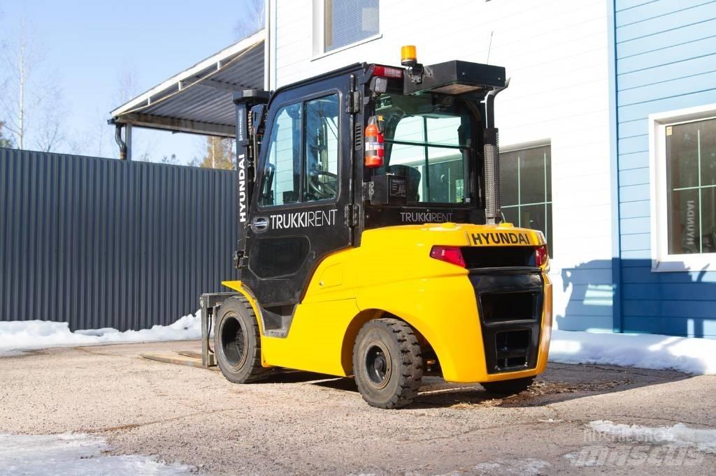 Hyundai 35 DA-9 Дизелови камиони
