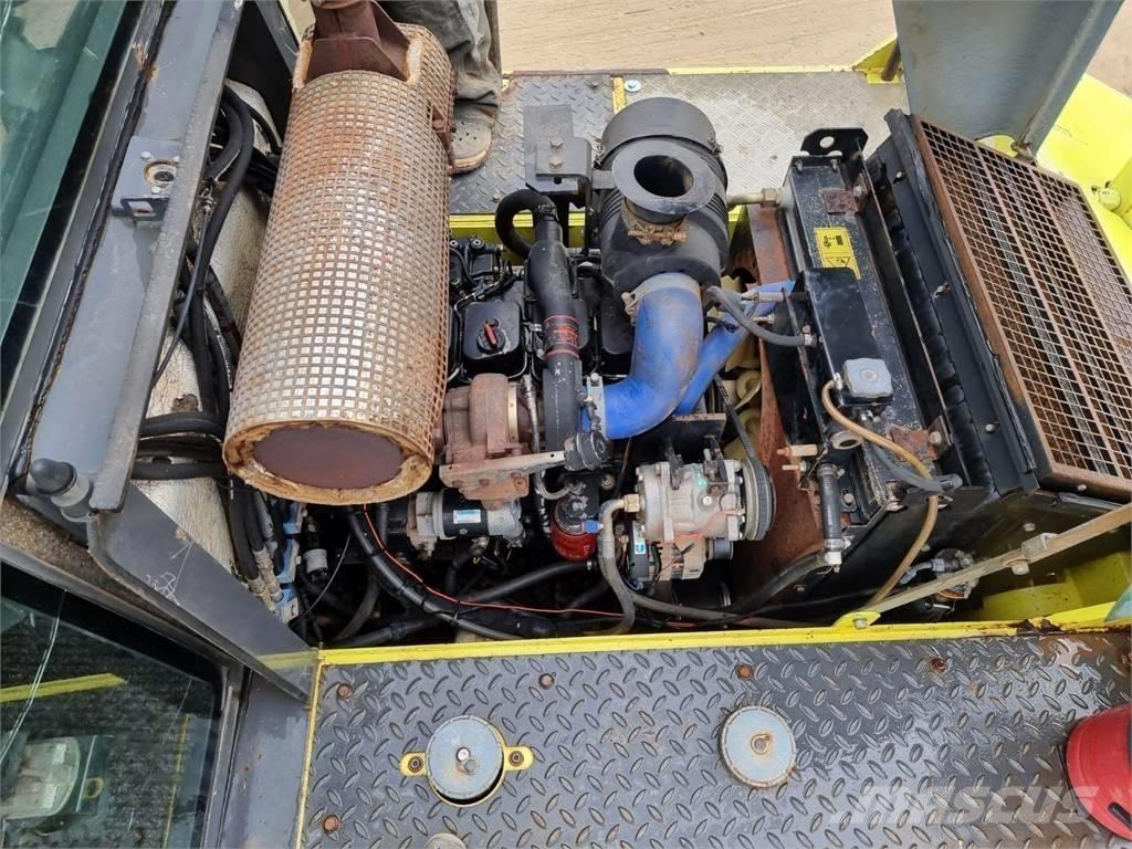 Ammann AP 240 Пневматични гумени  ролки
