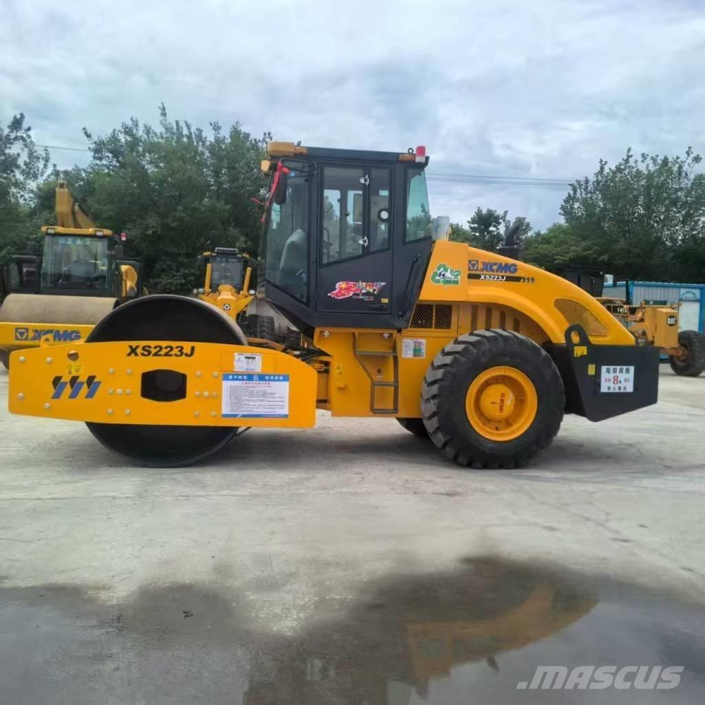 XCMG XS 223 J Еднобарабанни ролки
