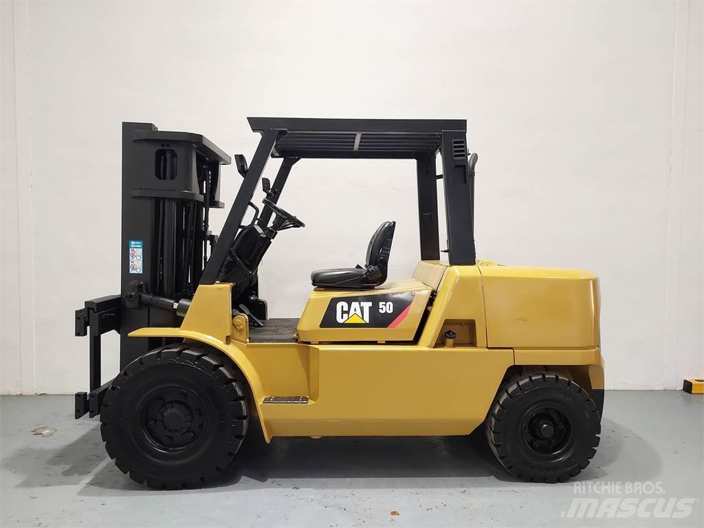 CAT DP50K MC Дизелови камиони