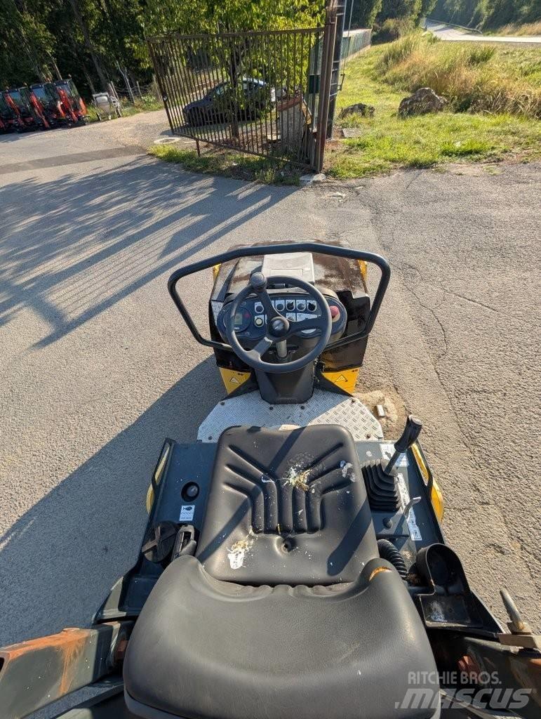 Bomag BW 120 AD-4 Двойни барабанни ролки
