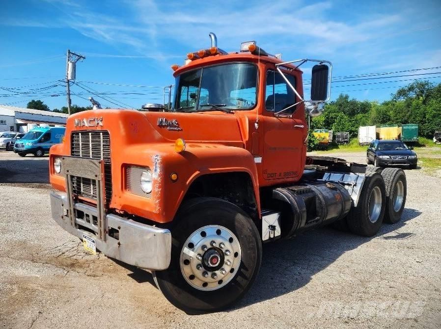 Mack R 688 ST Влекачи