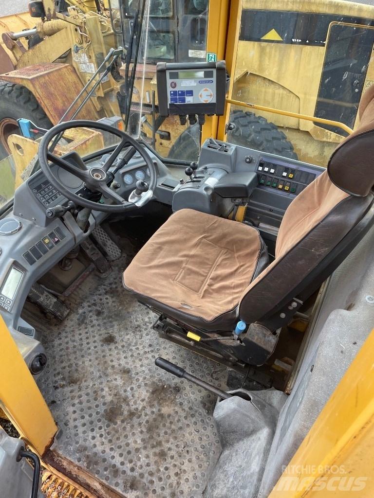 Volvo L90C Колесни товарачи