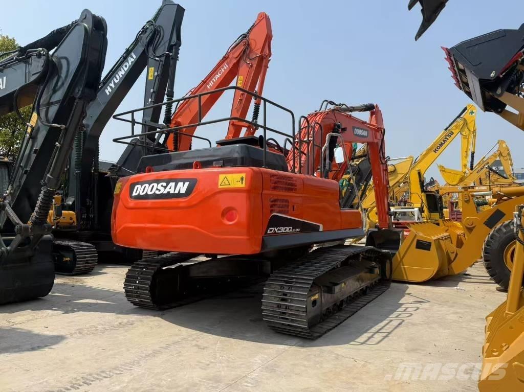 Doosan DX300 Верижен екскаватор