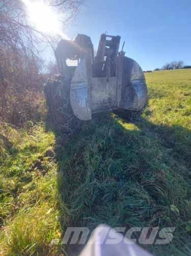 Timberjack 240C Скидери
