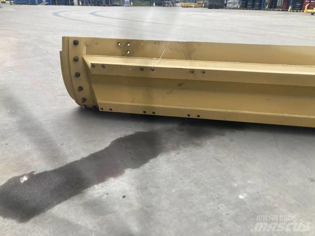 CAT 160M2 Moldboard Кофи