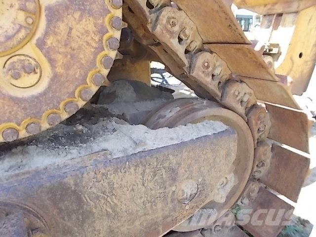 CAT D 11 N Верижни булдозери
