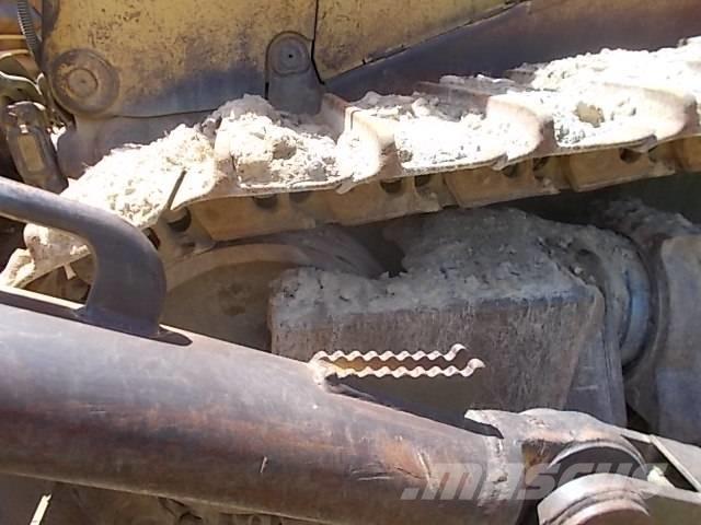CAT D 11 N Верижни булдозери
