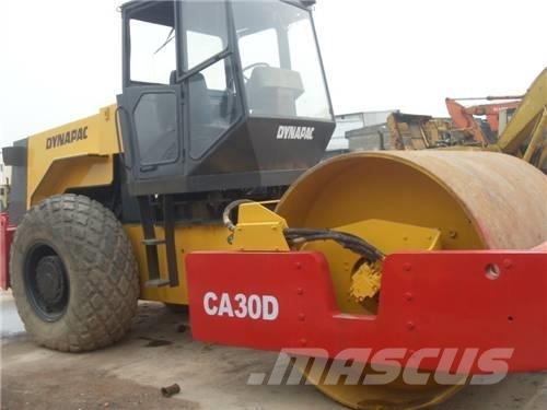 Dynapac CA 30 D Еднобарабанни ролки
