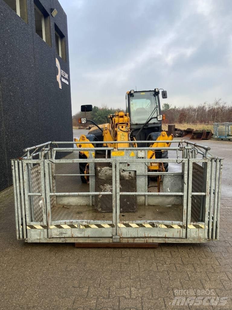 JCB 540-140 Телескопични товарачи