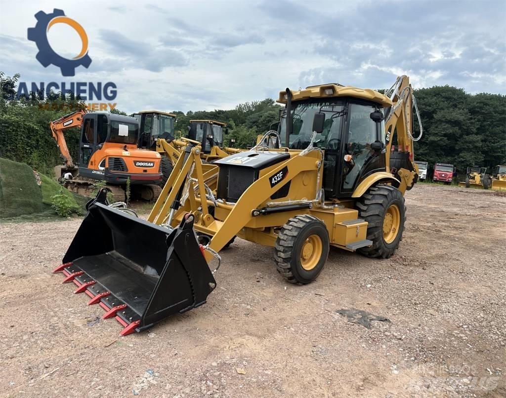 CAT 432 F Товарач със заден ексватор