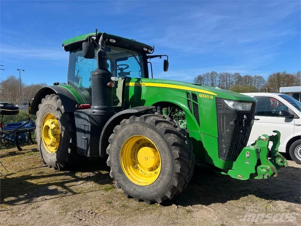 John Deere 8320 R Трактори