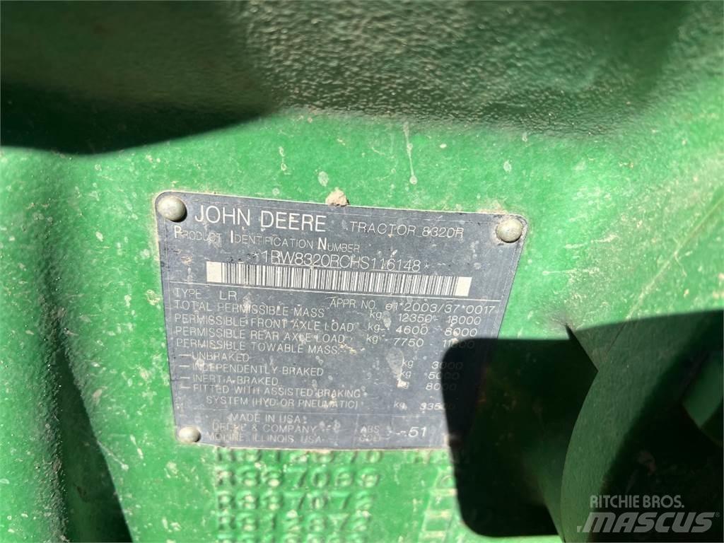 John Deere 8320 R Трактори