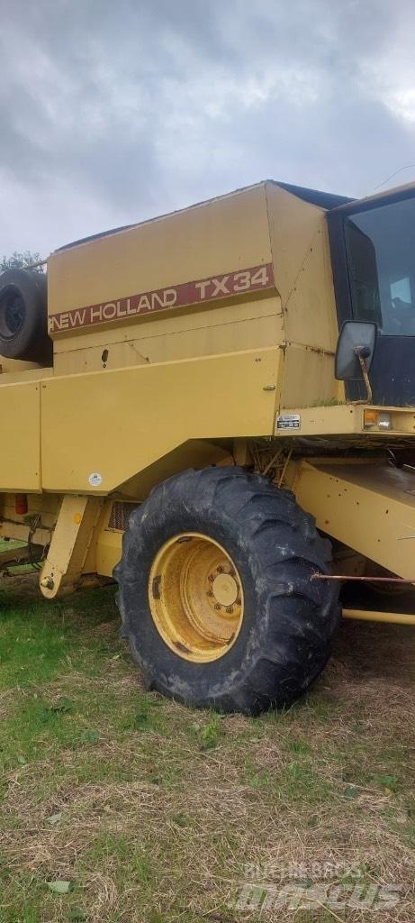 New Holland TX 34 Комбайни