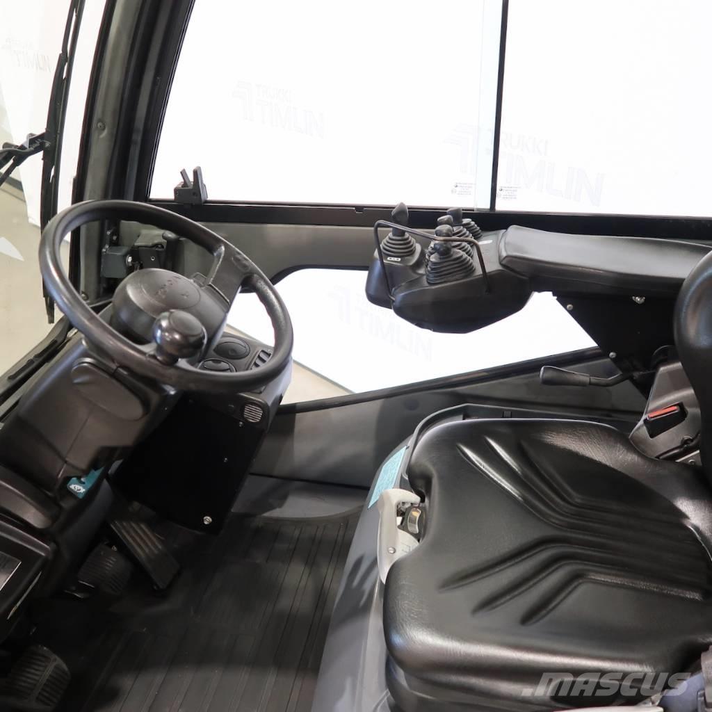 Toyota 02-8FDF30 Дизелови камиони