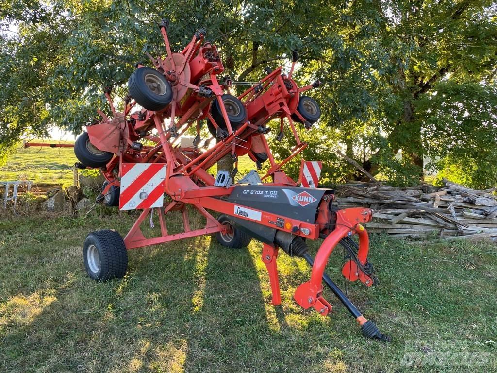 Kuhn GF8702T Гребла и сенообръщачки