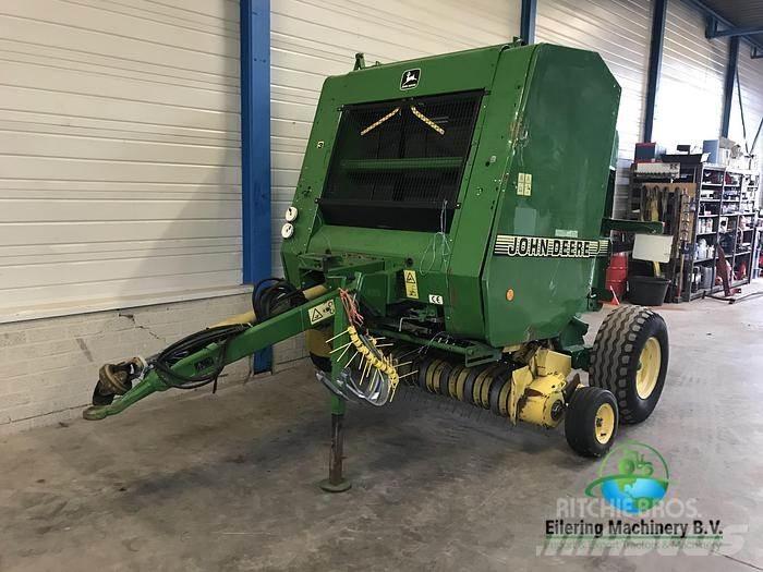 John Deere 570 Фуражни комбайни
