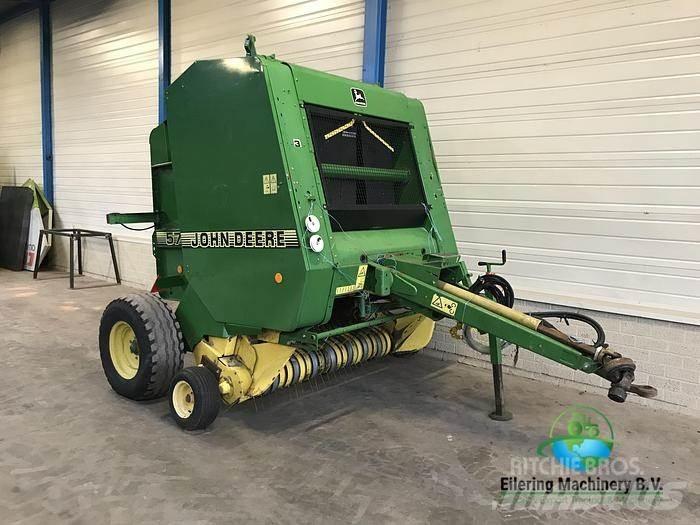 John Deere 570 Фуражни комбайни