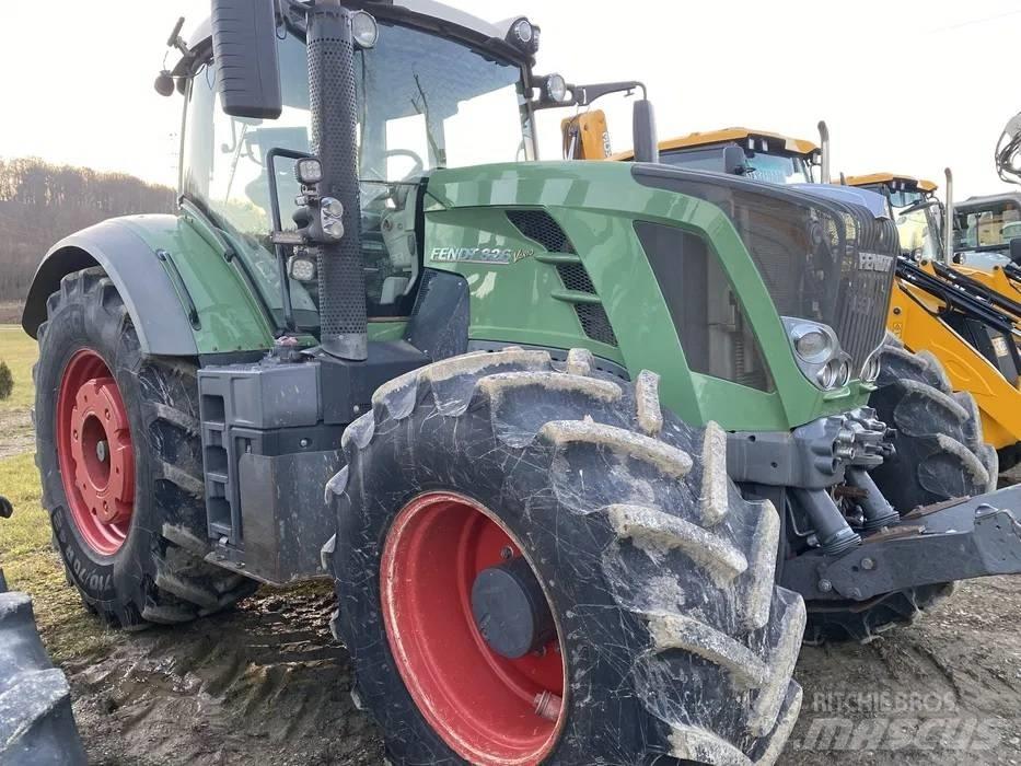 Fendt 826 Vario Трактори
