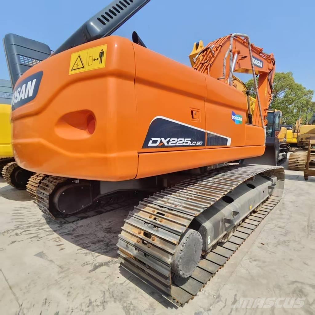 Doosan DX 225 LC Верижен екскаватор