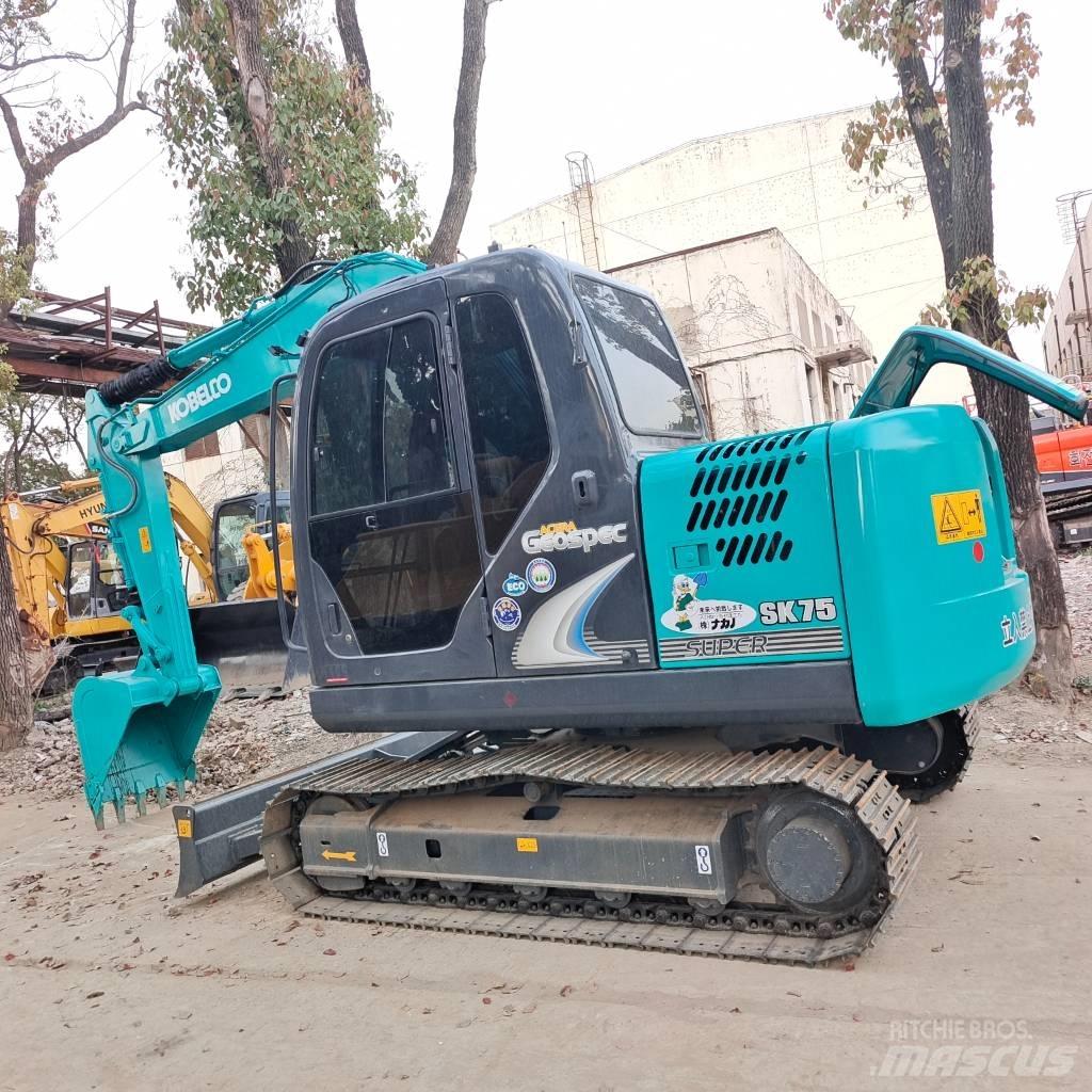 Kobelco SK75 Средни екскаватори 7т - 12т