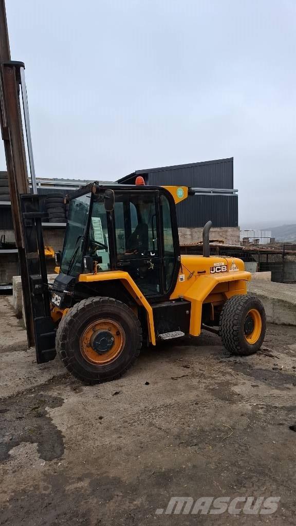 JCB 930 Камиони за херавни местности