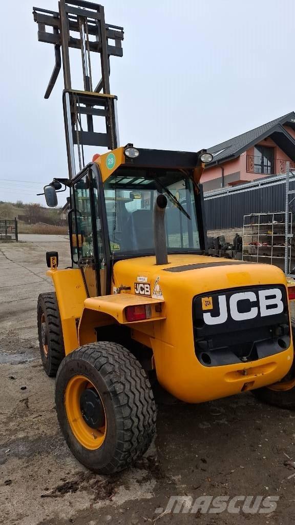 JCB 930 Камиони за херавни местности