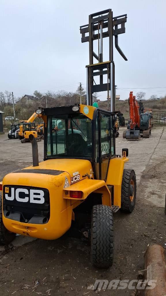 JCB 930 Камиони за херавни местности