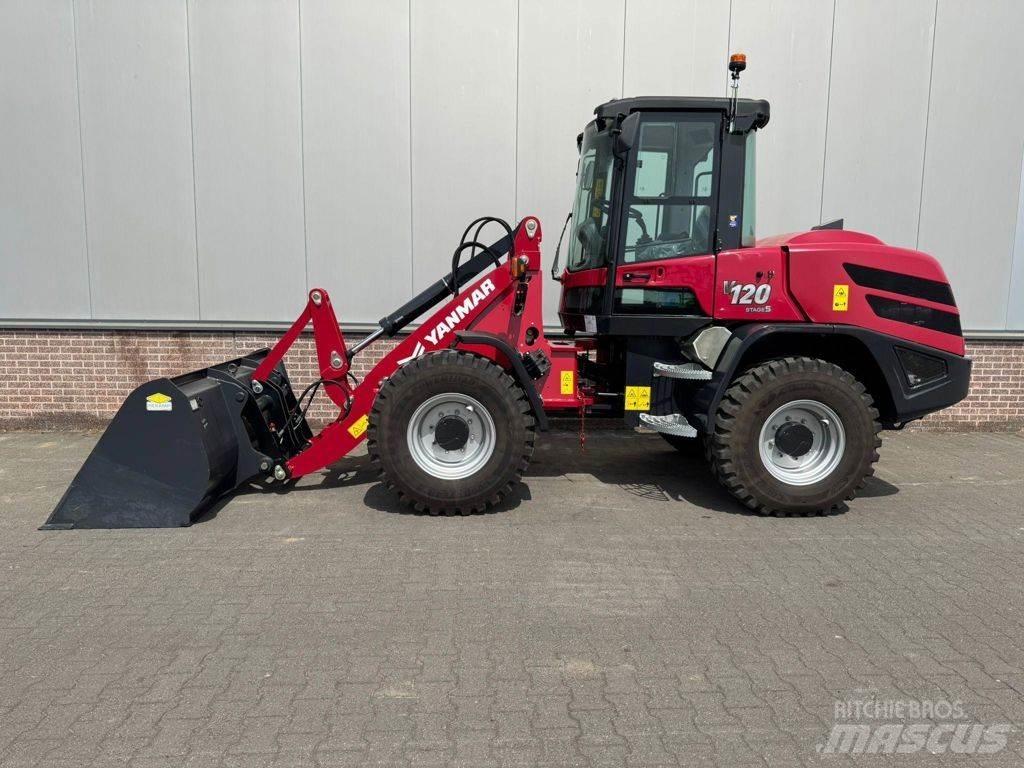 Yanmar V120 Колесни товарачи