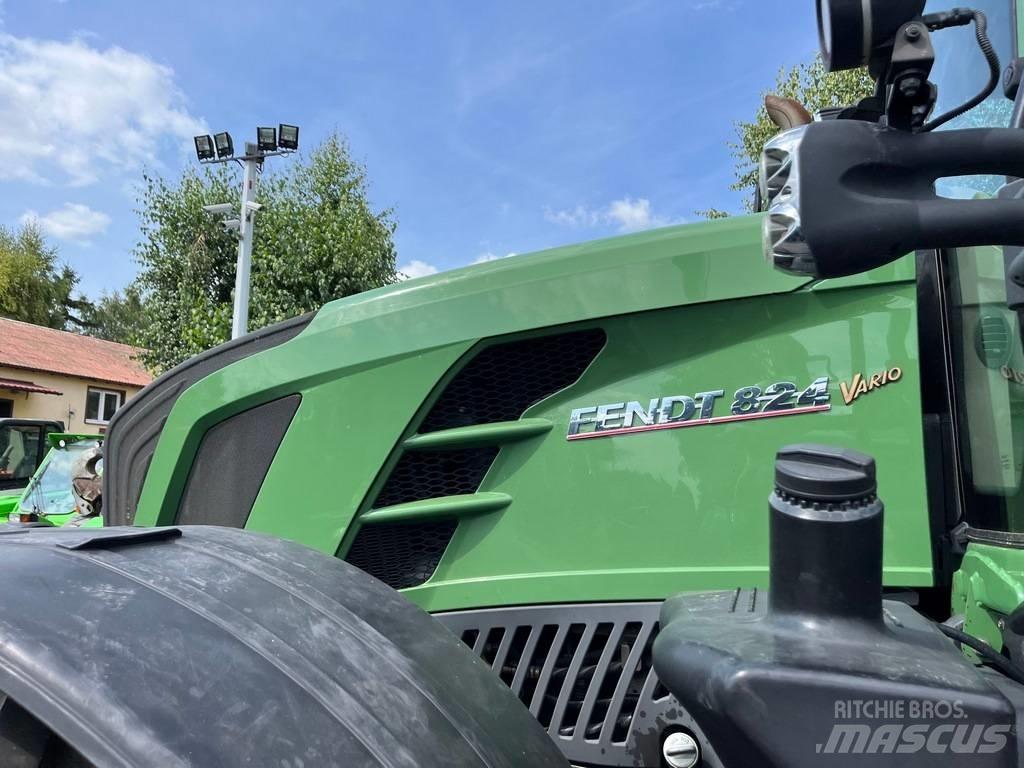 Fendt 824 VARIO Трактори