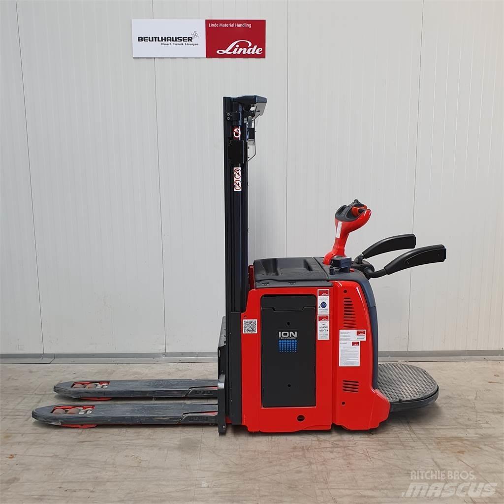 Linde D12AP Колички високоповдигачи с теглич