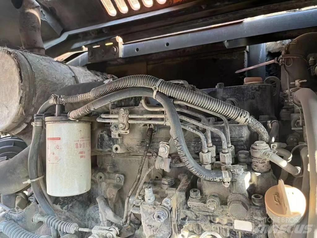 Doosan DX60W Колесни екскаватори