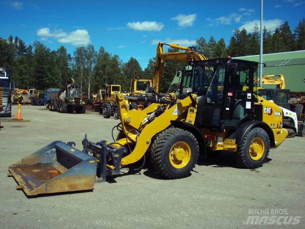 CAT 906 M Колесни товарачи