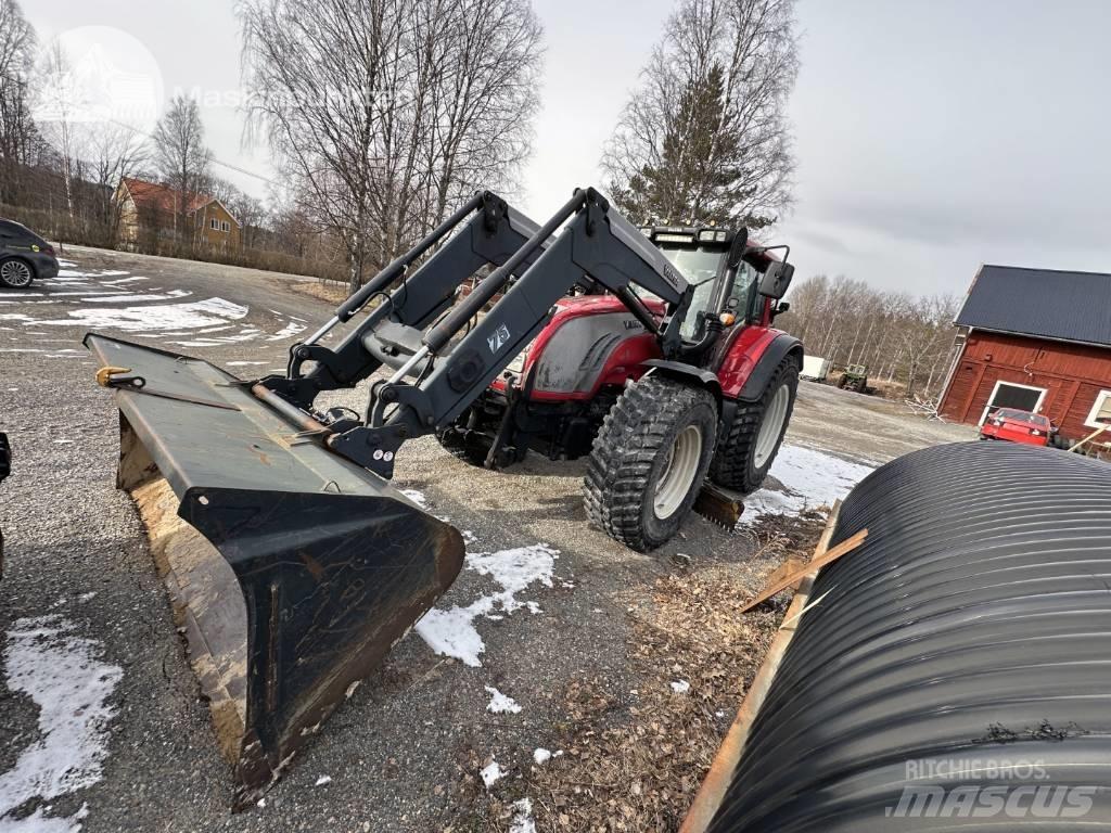 Valtra T 202 Трактори
