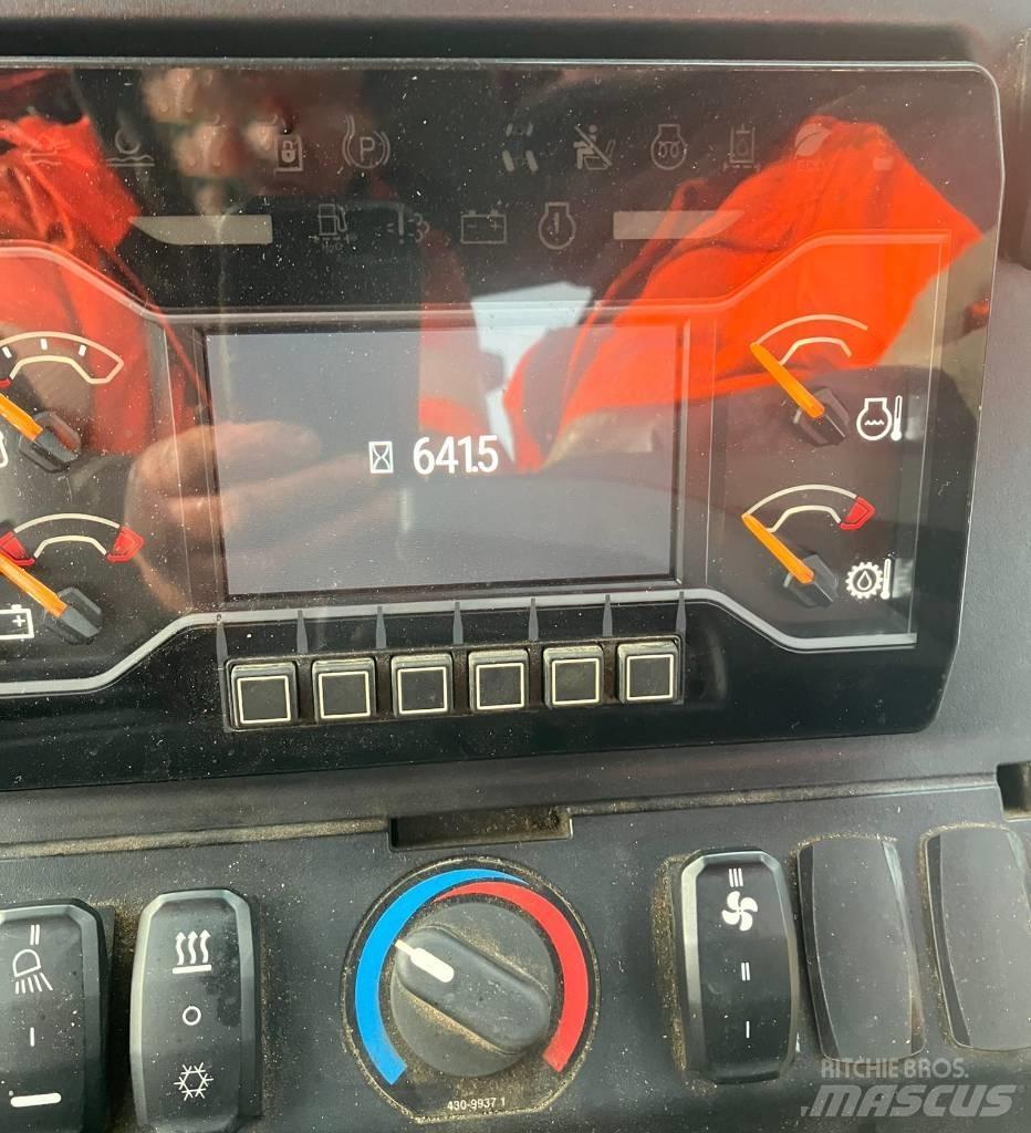 CAT 432 Товарач със заден ексватор