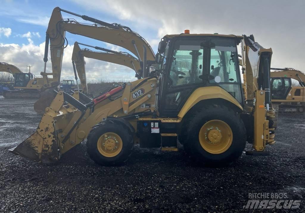 CAT 432 Товарач със заден ексватор