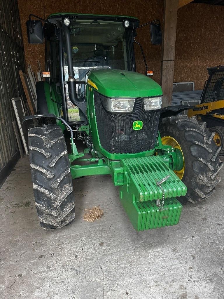 John Deere 5100 M Трактори